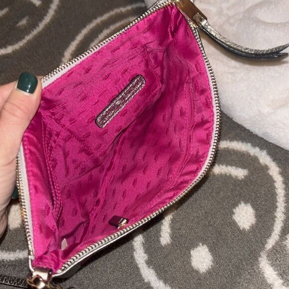 Juicy Couture LOVE Pebbled Leather Clutch Wristlet - Picture 10 of 16